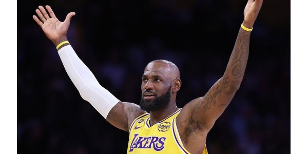 LeBron James no merece el título de superestrella de primer nivel LeBron James no merece el título de superestrella de primer nivel